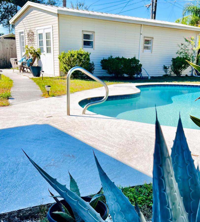 Paradise Hideaway Entire Guest Home Near Beach Clearwater Eksteriør billede